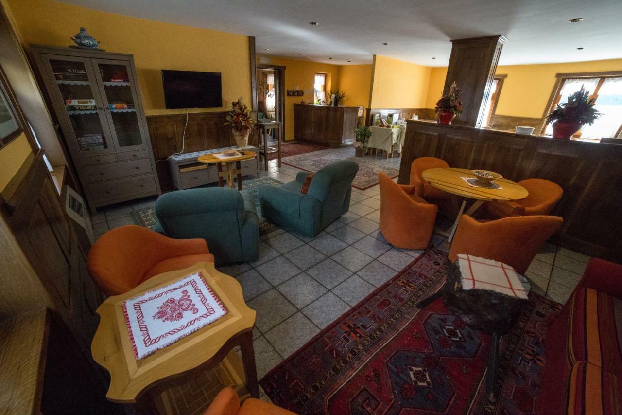 Hotel Le Clocher Champoluc Exterior photo